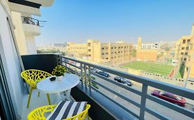 Luxury Studio House 589-1